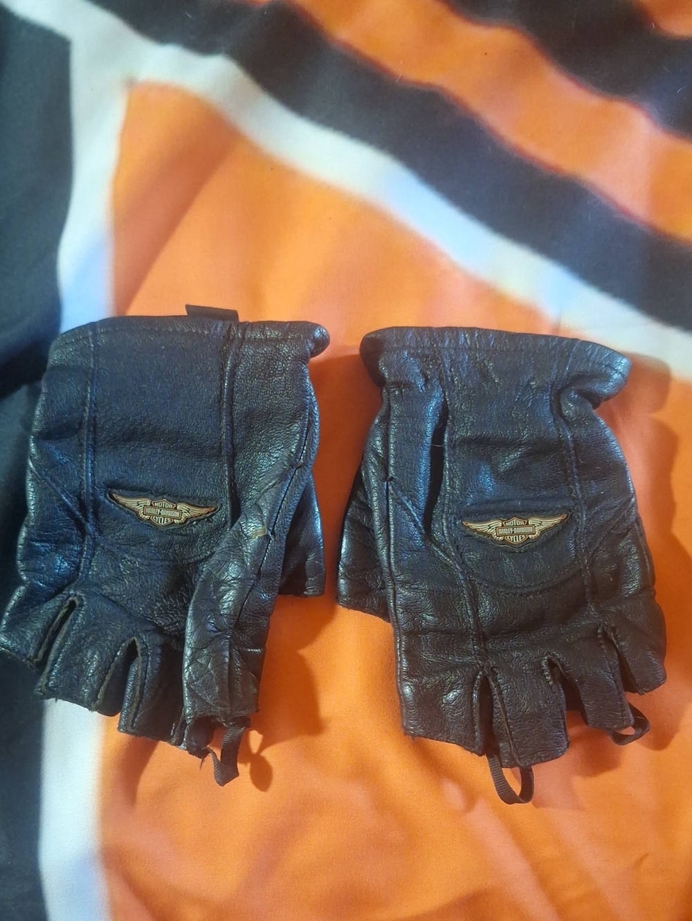 Harley-Davidson Black Fingerless Leather Gloves with Gold Wing Patch